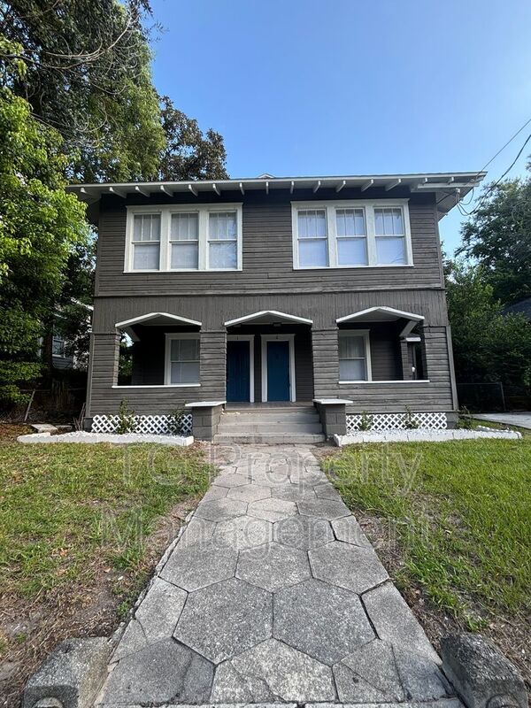 Foto del edificio - 2561 Rosselle St