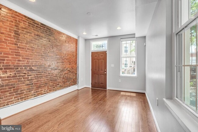 Building Photo - 403 Franklin St NW