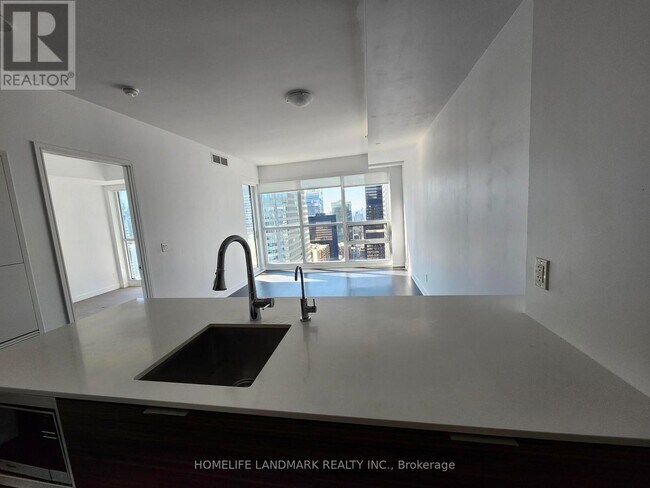 Building Photo - 88 Scott St