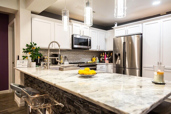 Foto del edificio - 5359 S Waterloo Ln