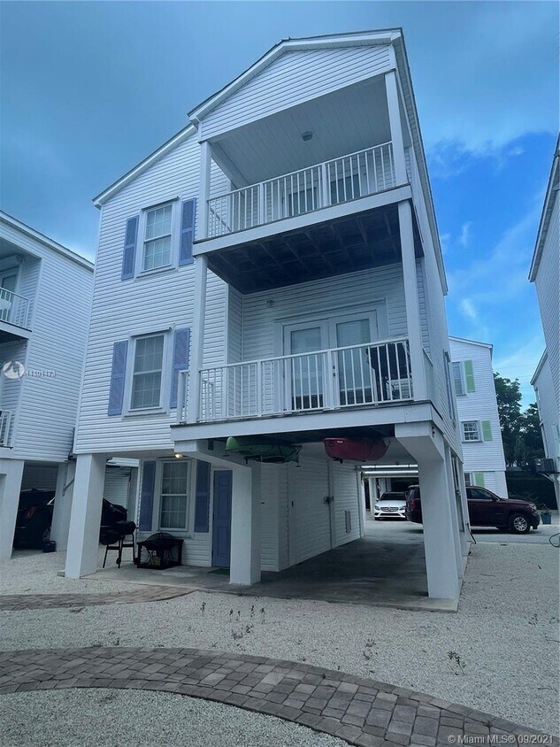 325 25th Street Ocean 325 Marathon Fl 33050 Room for Rent in Marathon