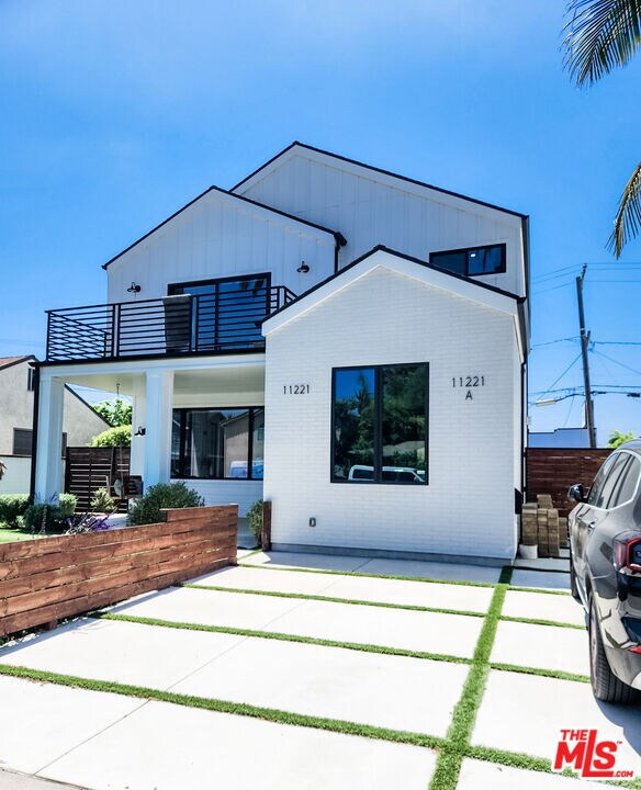 Foto del edificio - 11221 Hannum Ave