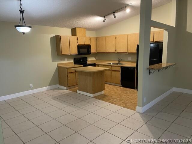 Foto del edificio - 4405 Woodstock Dr