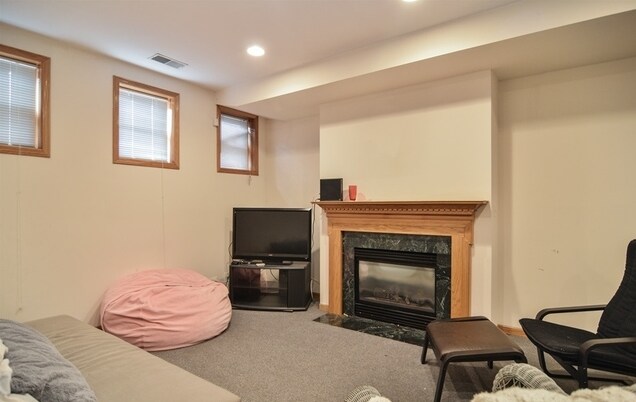 Foto del edificio - 3117 N Damen Ave