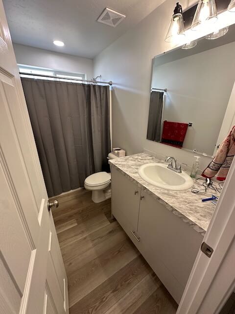 Building Photo - 1825 SW Besra Dr