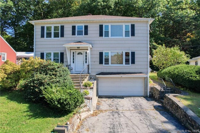 Foto del edificio - 82 Middlefield Ave