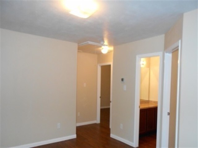 Building Photo - 806 Sun Prairie Drive