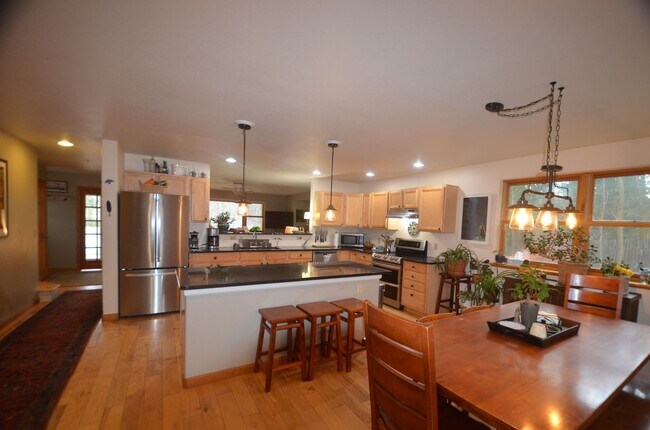 Building Photo - Placer Valley! 3bed/2.5 bath! Garage! 20 m...