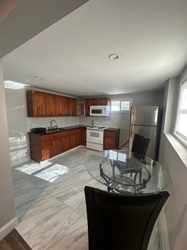 Kitchen - 730 Meadow Rd
