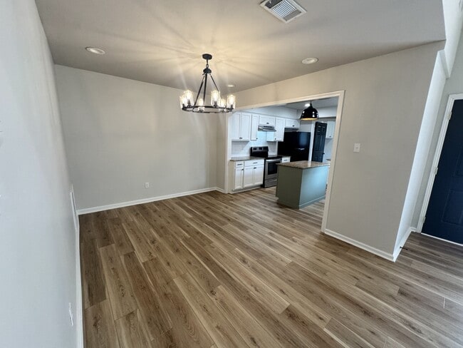 Foto del edificio - 4210 Waterwood Dr