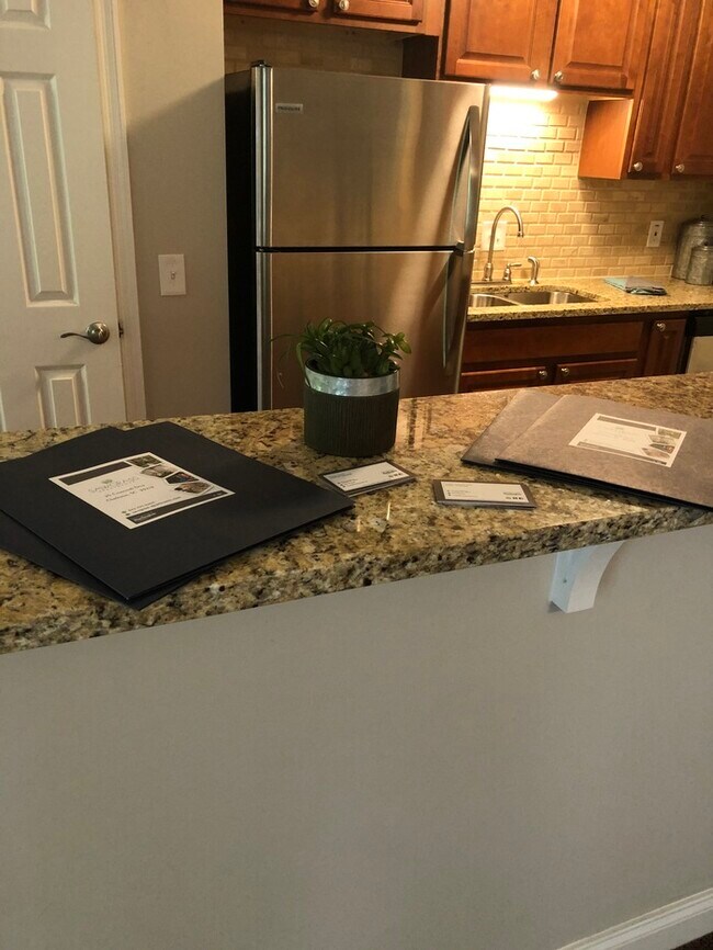 Building Photo - 3 Bedroom Premium Apartent