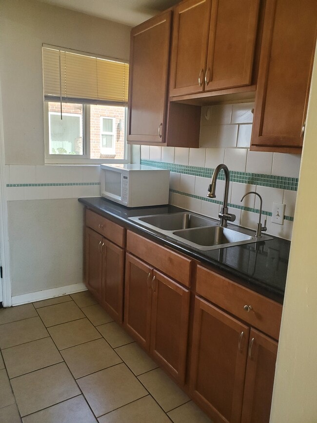 kitchen 1 - 3335 N Harrison St