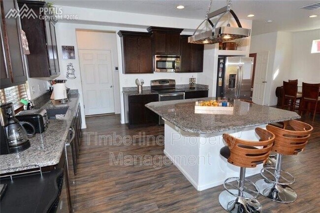 Foto del edificio - 8075 Longleaf Ln
