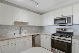 Building Photo - 1636 King Ct