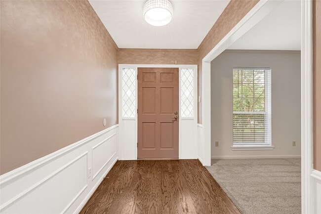 Building Photo - 5702 Vestavia Dr