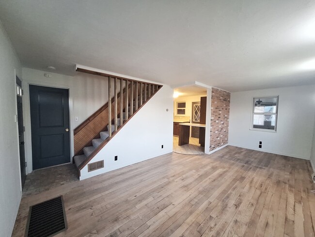 Foto del edificio - 991 Loucks Pl