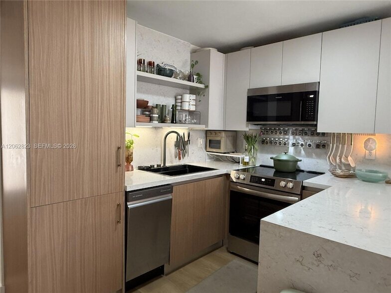 Photo - 1666 West Avenue Unit 305