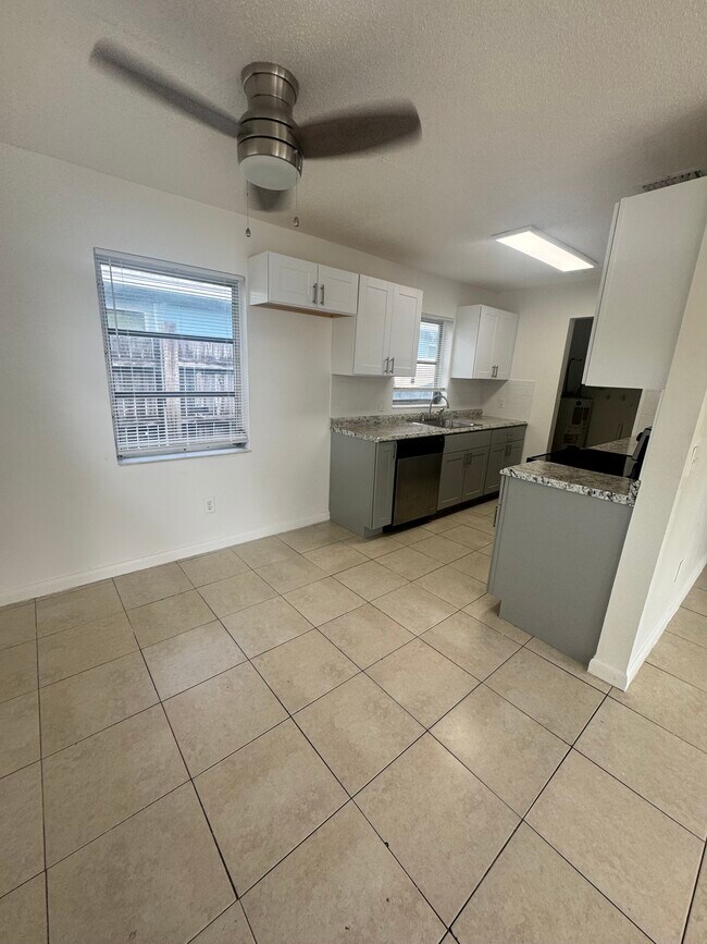 Foto del edificio - 5914 N Haverhill Rd