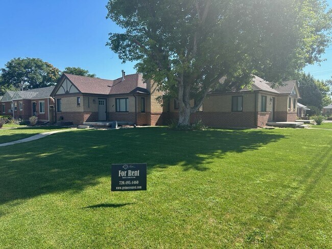 Foto del edificio - Must see Updated 2 bedroom, 1 bath home - Great Location!