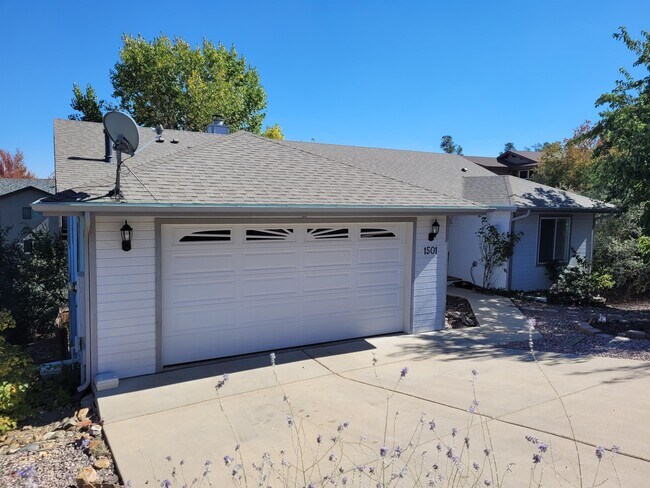 Building Photo - 1501 Eagle Mountain Dr