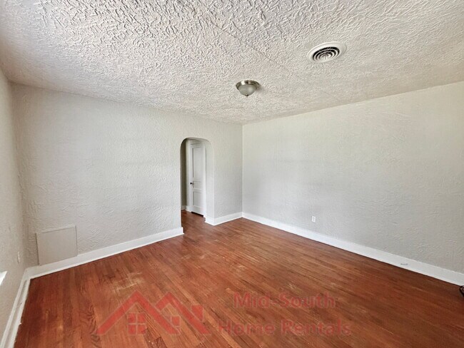 Foto del edificio - 1379 Ferguson Rd