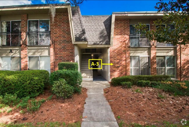 Building Photo - 1700 SW 16th Ct