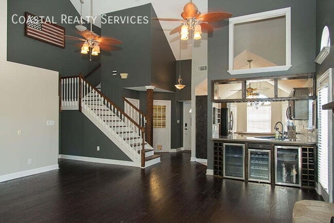 Building Photo - 1066 Windmill Dr