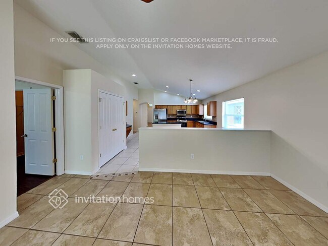 Foto del edificio - 7012 Monarch Park Dr