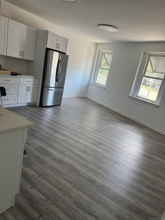 Foto del edificio - 3142 Fairfield Ave