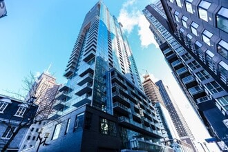 Building Photo - 1155 Rue de la Montagne