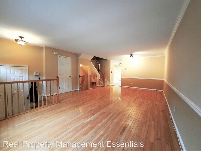 Building Photo - 4 br, 3.5 bath House - 1019 Hidden Moss Dr...