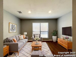 Foto del edificio - 6607 Honey Hill
