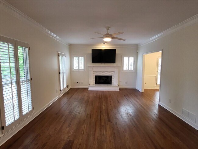 Foto del edificio - 1155 Davis Pl NW