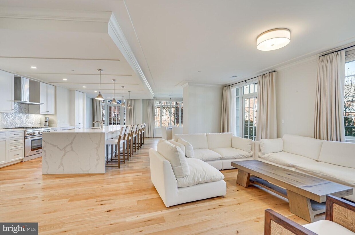 6900 Fleetwood Rd Unit 201, McLean, VA 22101 Room for Rent in McLean