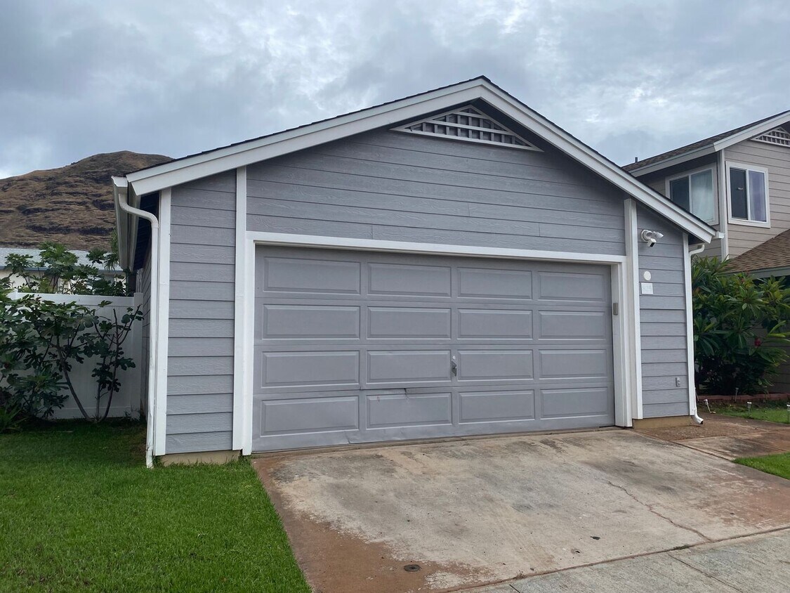 Primary Photo - Two Bedroom Maili Kai Home