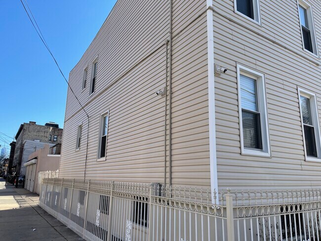 Foto del edificio - 88 Oakland Ave