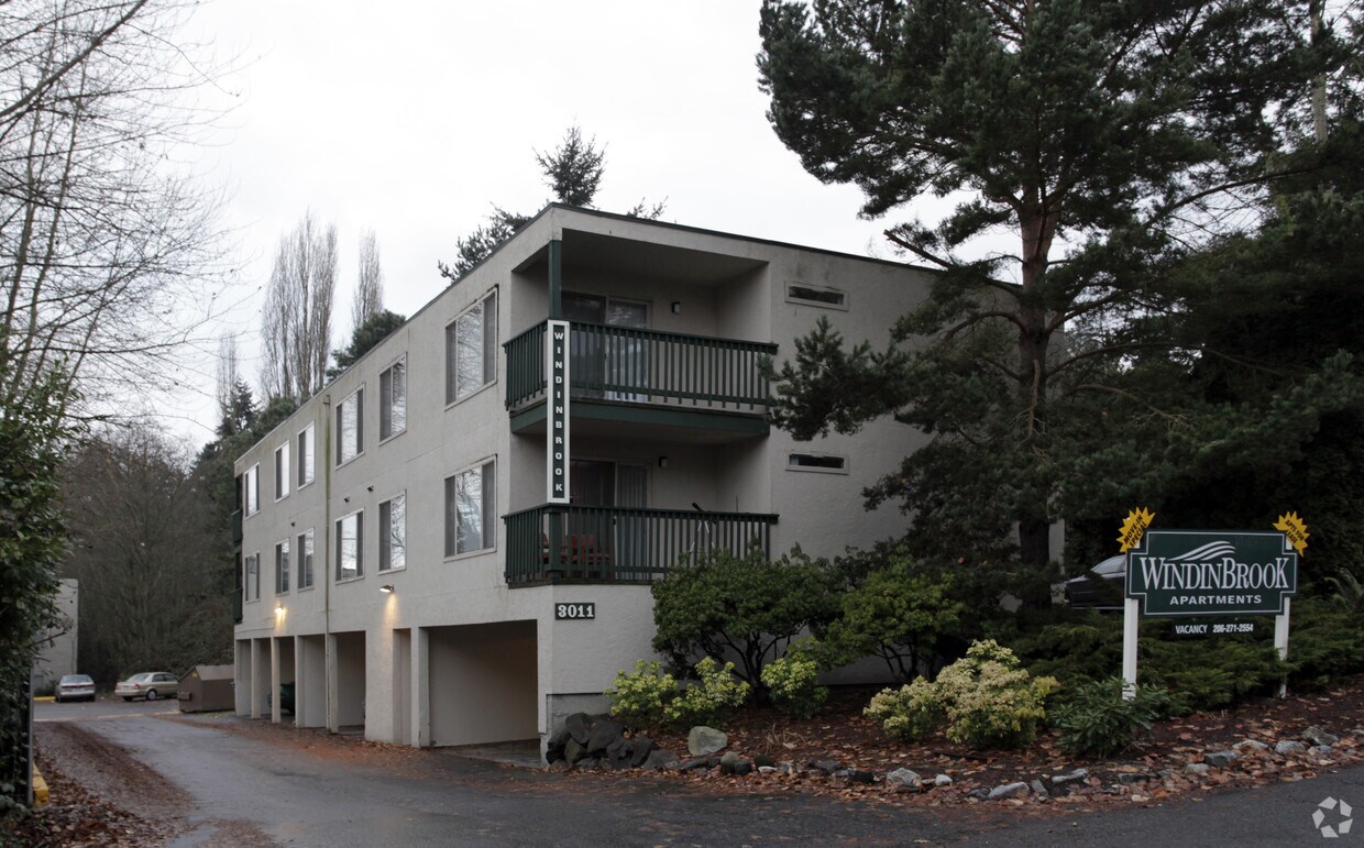Foto del edificio - Windinbrook- North Seattle Spacious Studio