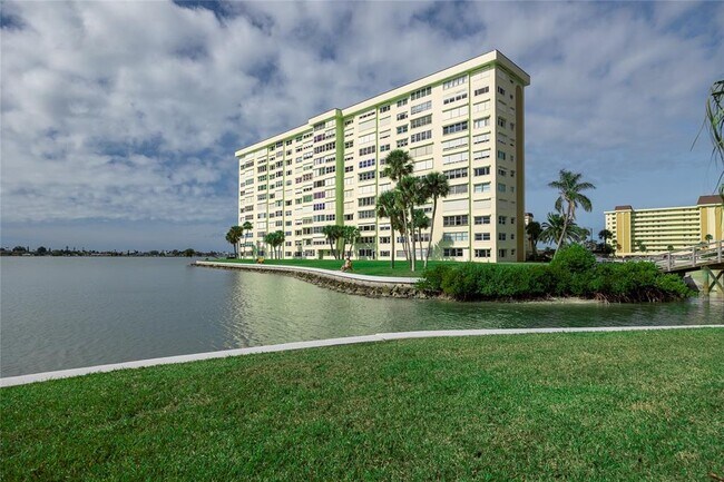 Foto del edificio - 4775 Cove Cir