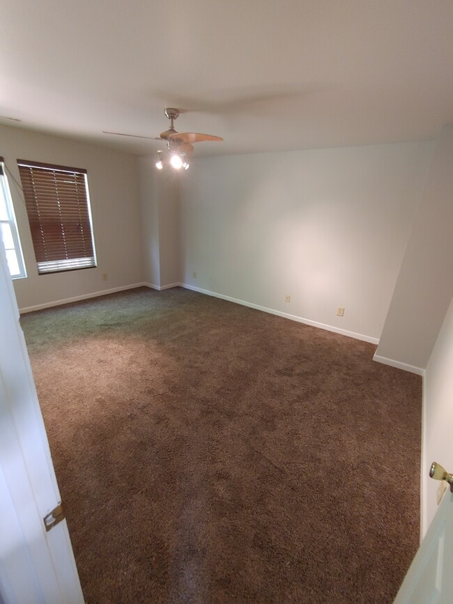 Building Photo - 7536 Eben Dr