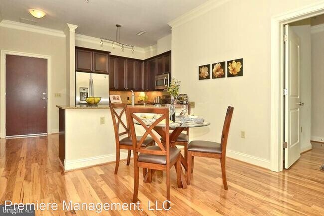 Building Photo - 2 br, 2 bath House - 1210 R St. NW #202