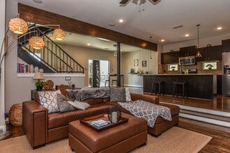 Building Photo - 4418 Koehler St