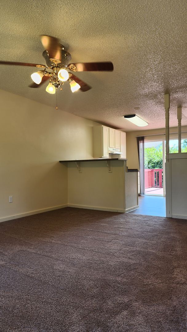 Building Photo - Steilacoom 4 Bedroom + Bonus Room!