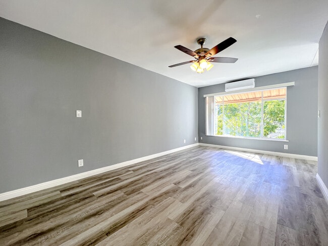 Building Photo - 3002 Honolulu Ave