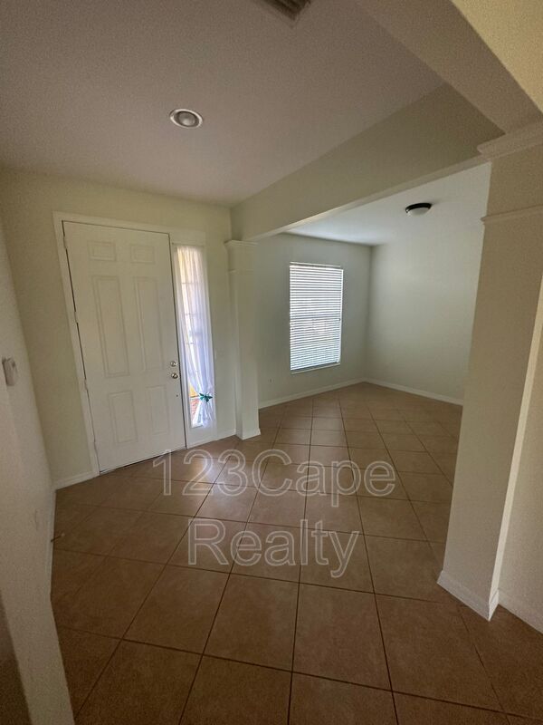 Foto del edificio - 2547 Sutherland Ct