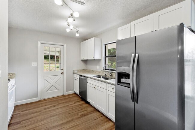 Foto del edificio - 36124 E Spring Lake Blvd