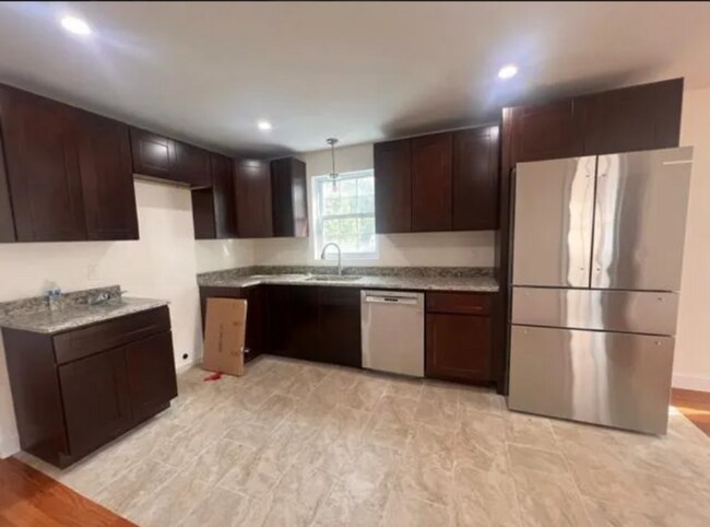 Foto del edificio - 67 Commodore St