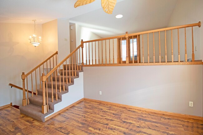 Foto del edificio - 14 Clover Ct