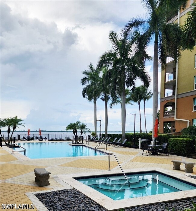 Building Photo - 2825 Palm Beach Blvd