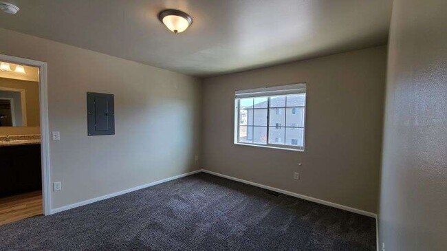 Unidad 303 - Lancer Court Apartments