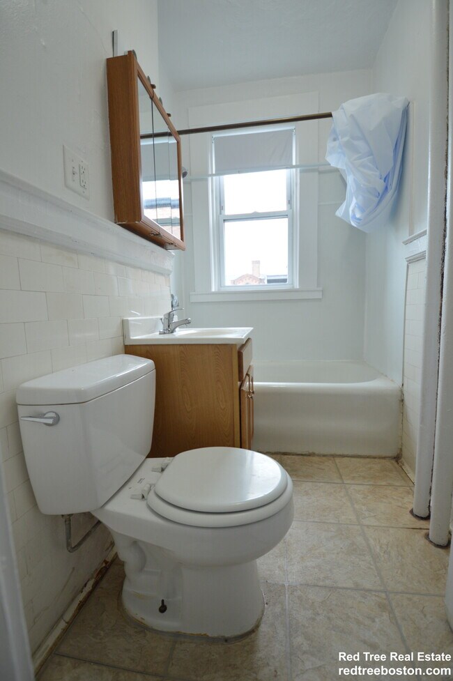 Building Photo - 1167 Boylston St